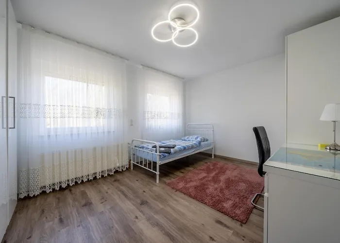 Up To 3 Private With 2 Bathrooms בית אירוח הנובר