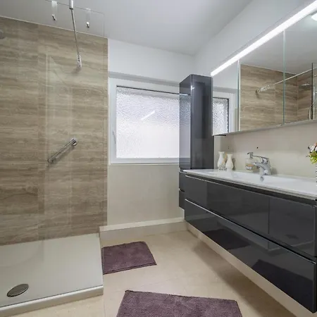 Accommodatie bij particulieren Up To 3 Private With 2 Bathrooms